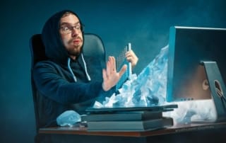 email die uit computer loopt overload