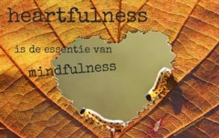 heartfulness op een herfstig blad